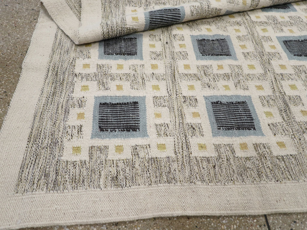 Swedish Inspired Contemporary Turkish Flatweave Accent Rug, No.32200 - Gss