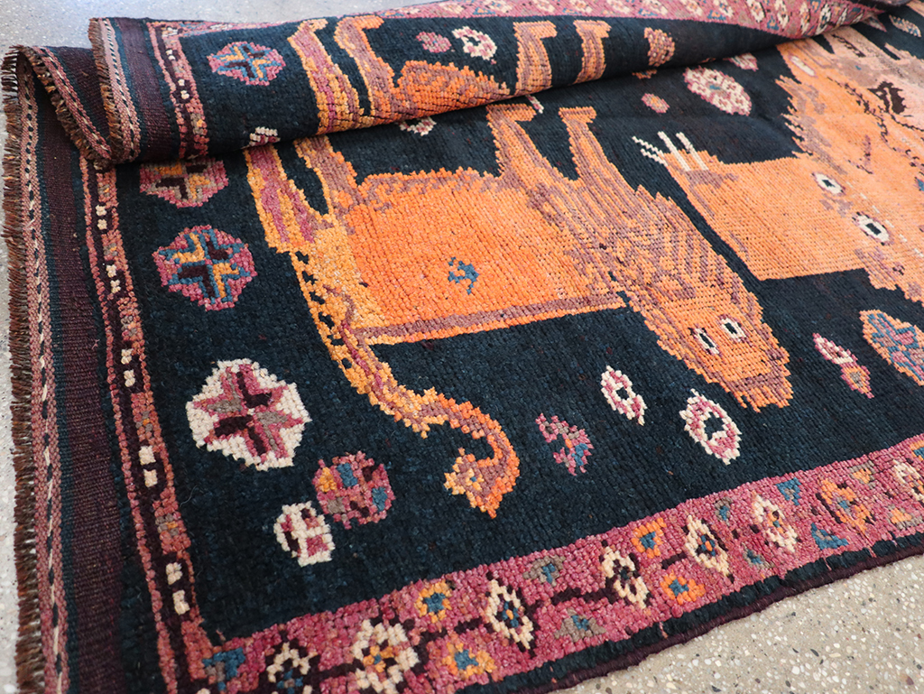 Vintage Turkish Anatolian Pictorial Gallery Rug, No.32214 - Gss