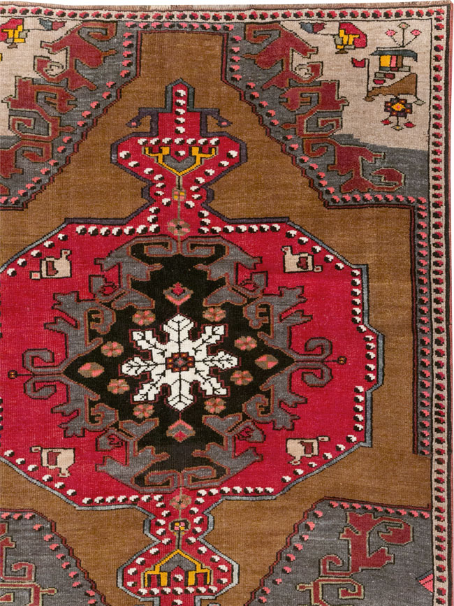 Vintage Turkish Anatolian Room Size Carpet, No.32224 - Gss