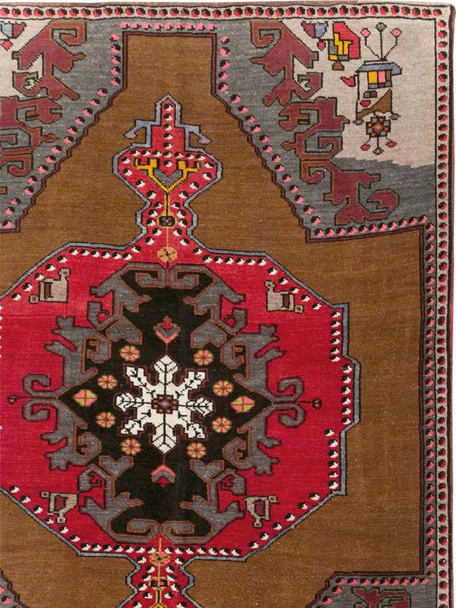 Vintage Turkish Anatolian Room Size Carpet, No.32224 - Gss
