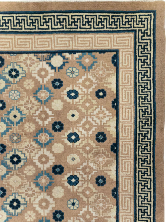 Vintage Chinese Peking Small Room Size Carpet, No.32257 - Gss