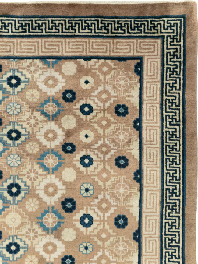 Vintage Chinese Peking Small Room Size Carpet, No.32257 - Gss