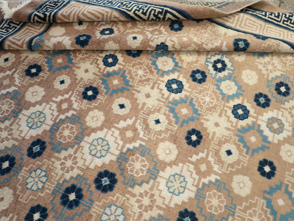 Vintage Chinese Peking Small Room Size Carpet, No.32257 - Gss