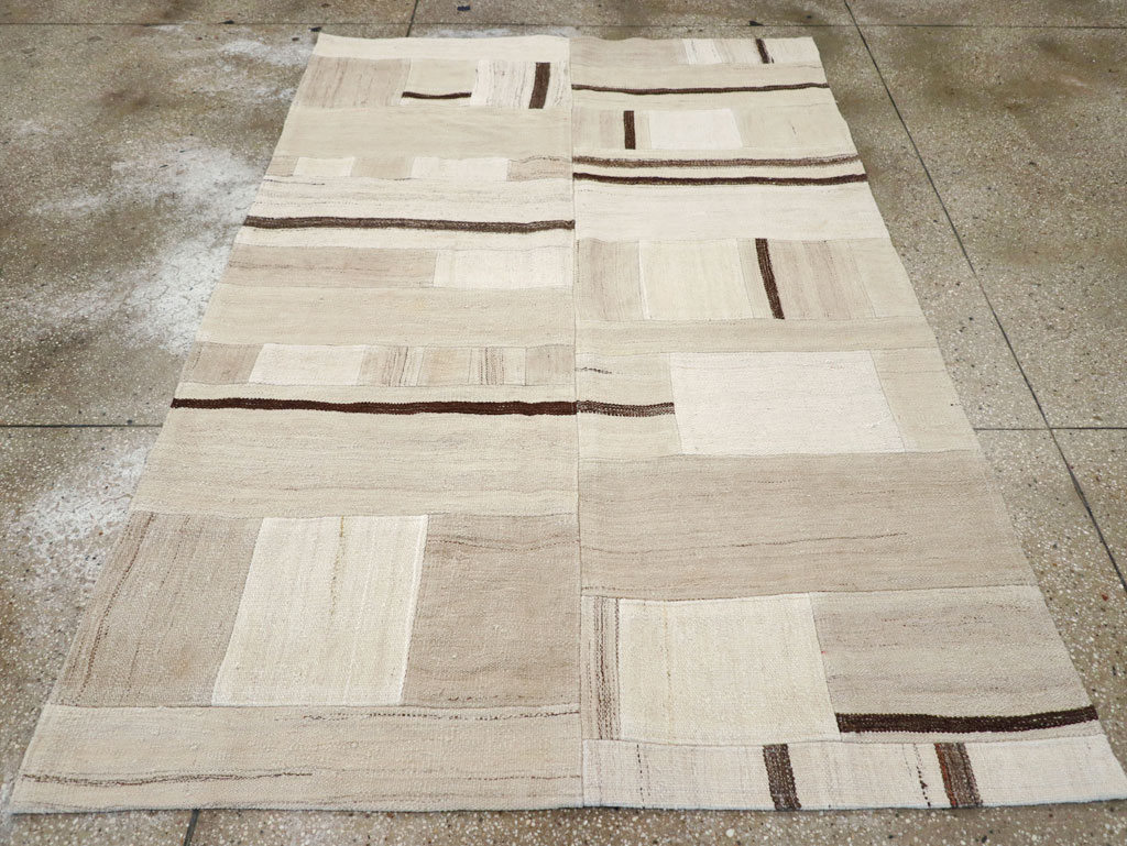 Modern Turkish Flatweave Accent Rug, No.32315 - Gss
