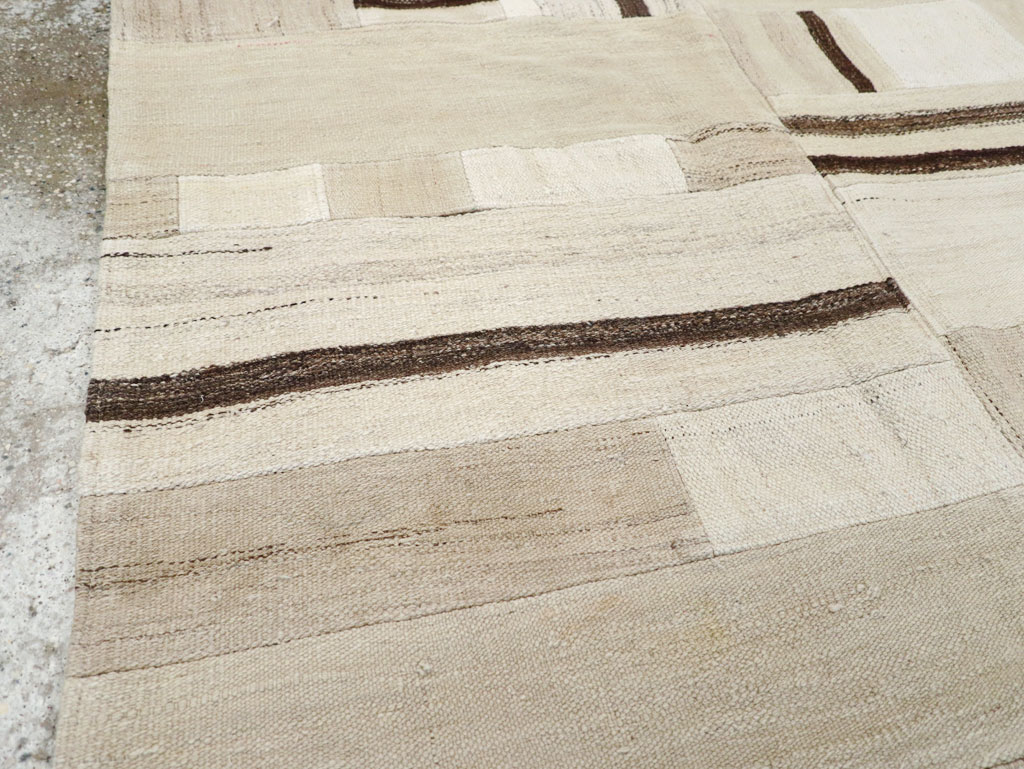 Modern Turkish Flatweave Accent Rug, No.32315 - Gss