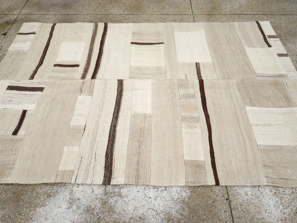 Modern Turkish Flatweave Accent Rug, No.32315 - Gss