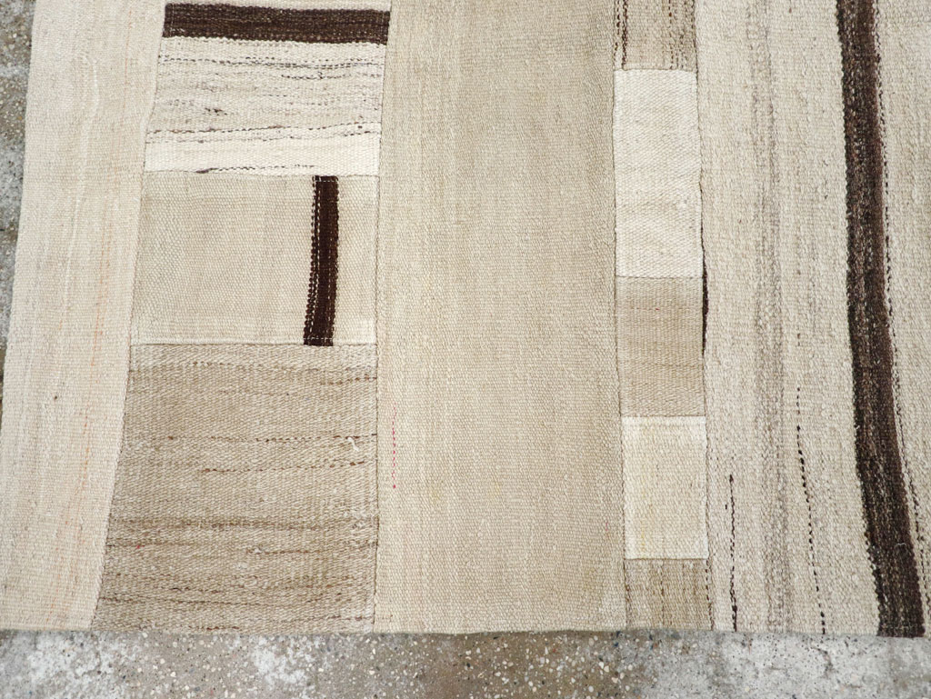 Modern Turkish Flatweave Accent Rug, No.32315 - Gss