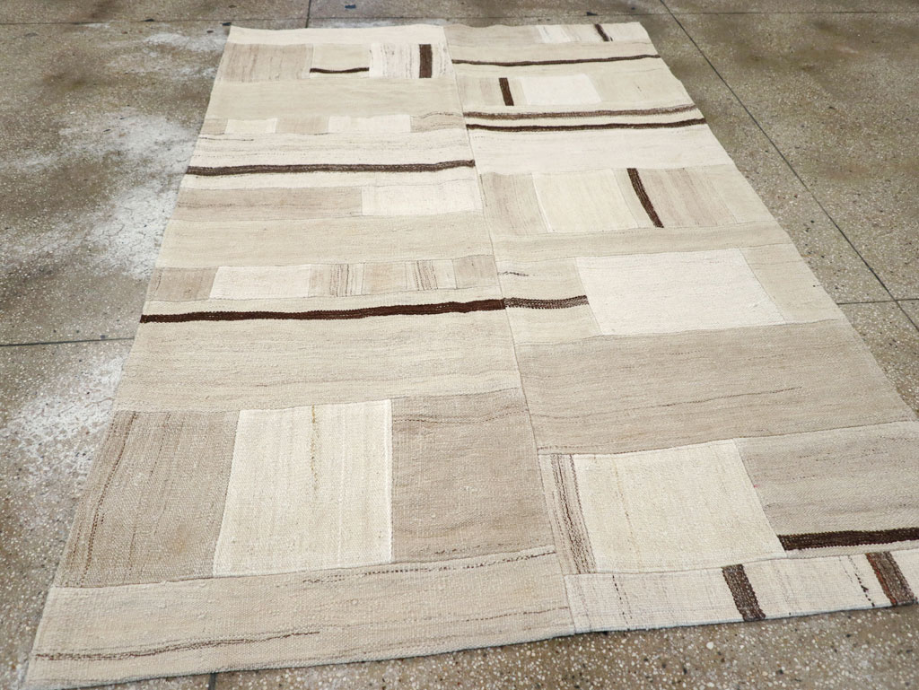 Modern Turkish Flatweave Accent Rug, No.32315 - Gss