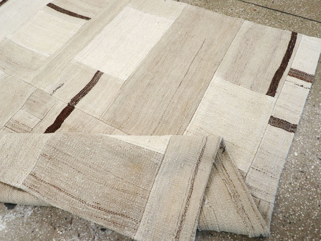 Modern Turkish Flatweave Accent Rug, No.32315 - Gss