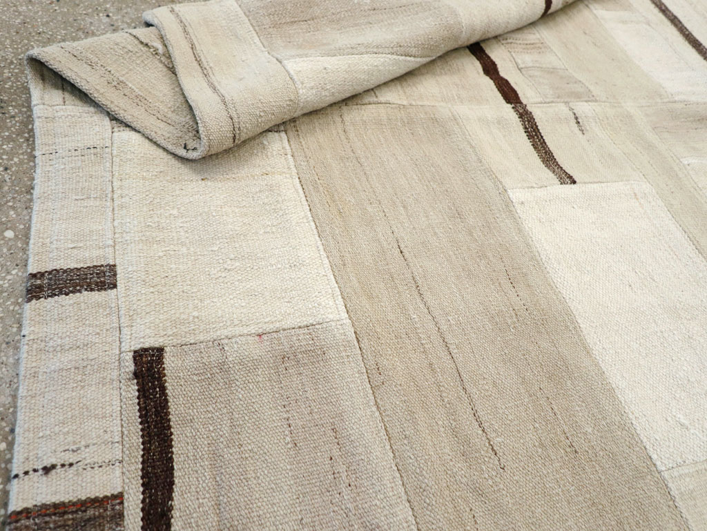 Modern Turkish Flatweave Accent Rug, No.32315 - Gss