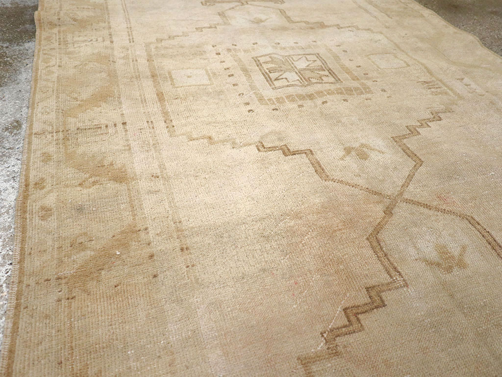 Vintage Turkish Anatolian Gallery Rug, No.32322 - Gss