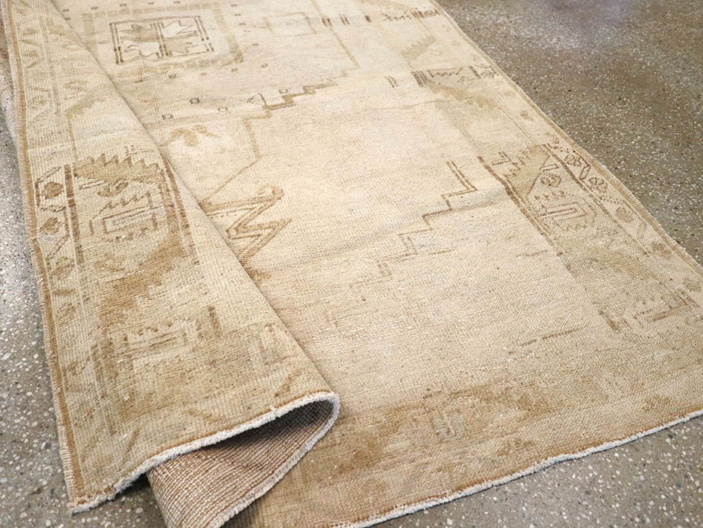 Vintage Turkish Anatolian Gallery Rug, No.32322 - Gss