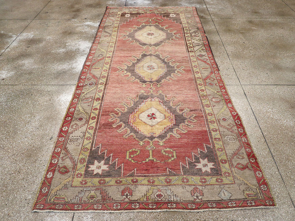 Vintage Turkish Anatolian Gallery Rug, No.32326 - Gss