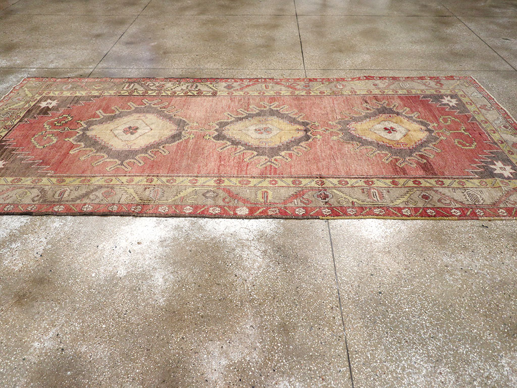 Vintage Turkish Anatolian Gallery Rug, No.32326 - Gss