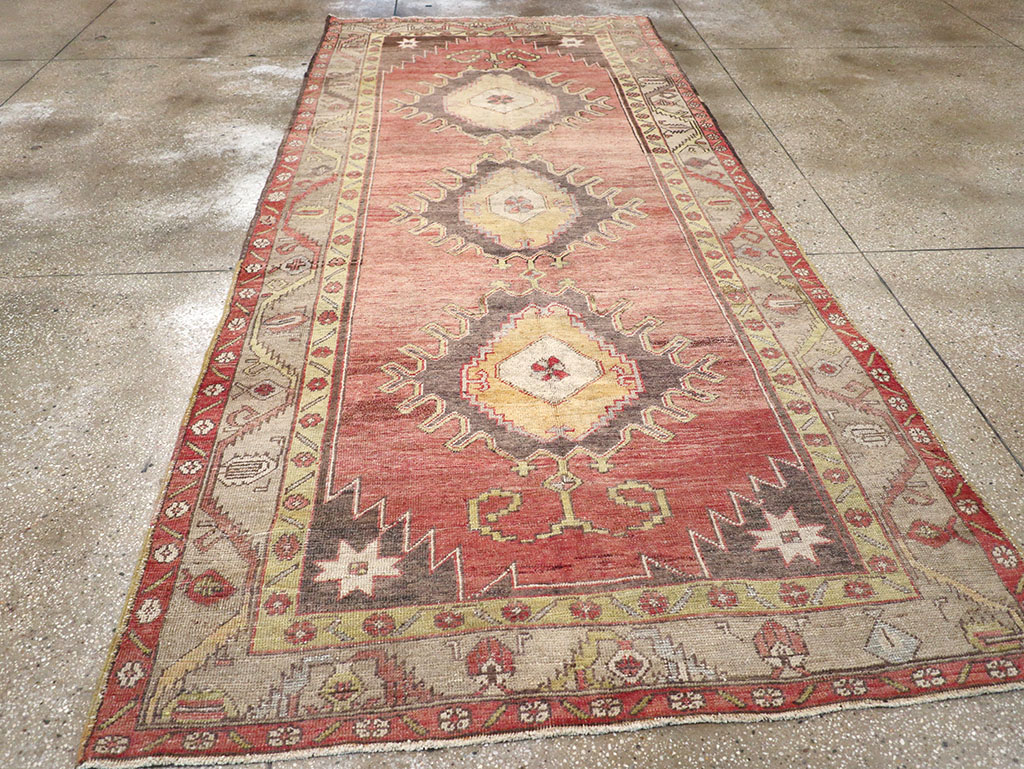 Vintage Turkish Anatolian Gallery Rug, No.32326 - Gss