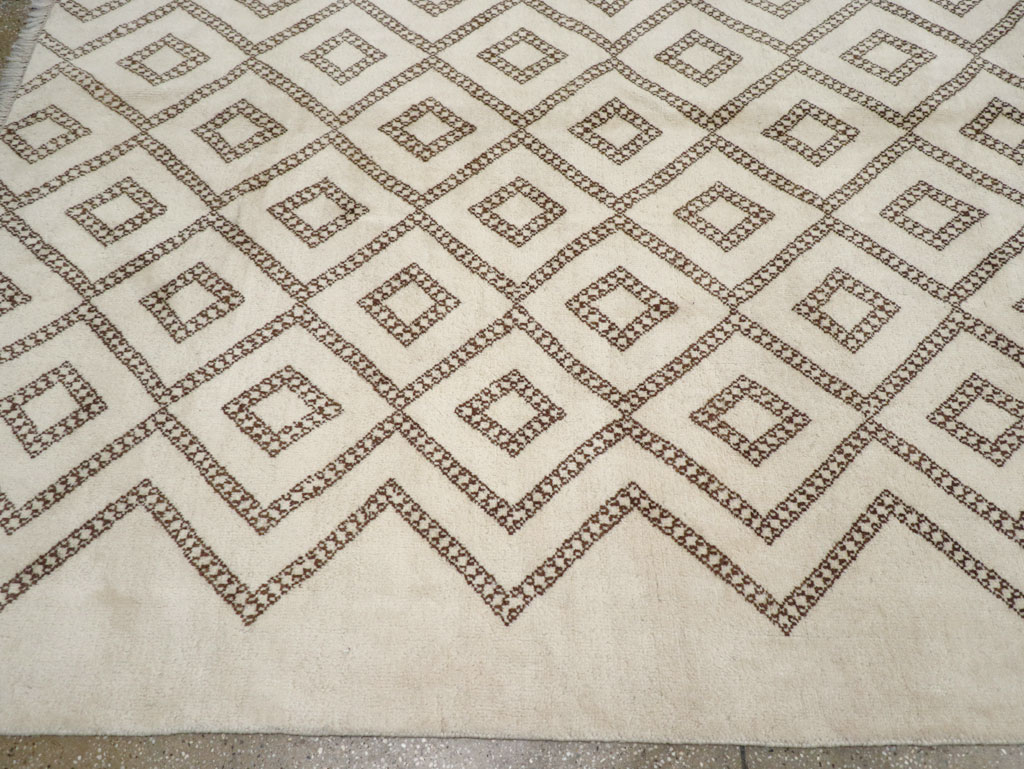 Modern Moroccan Room Size Carpet, No.32349 - Gss