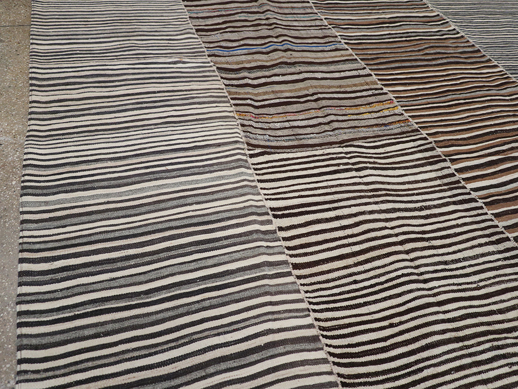 Vintage Persian Flatweave Kilim Room Size Carpet, No.32435 - Gss