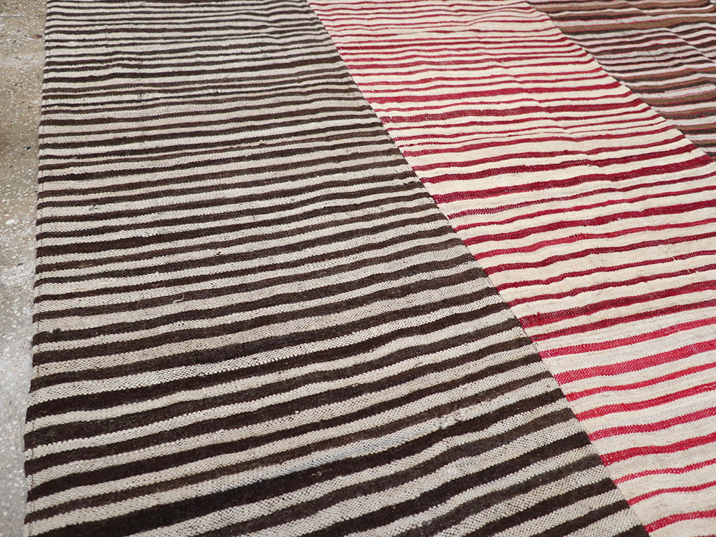 Vintage Persian Flatweave Kilim Room Size Carpet, No.32436 - Gss