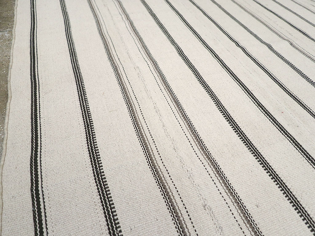 Vintage Persian Flatweave Kilim Room Size Carpet, No.32455 - Gss