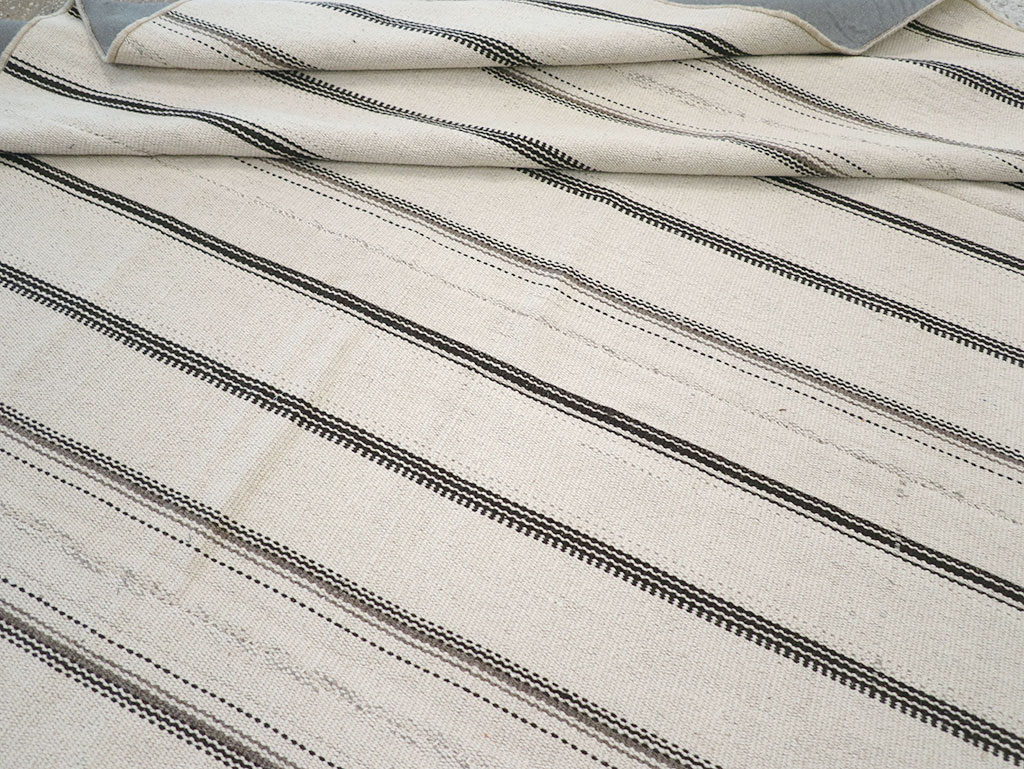 Vintage Persian Flatweave Kilim Room Size Carpet, No.32455 - Gss