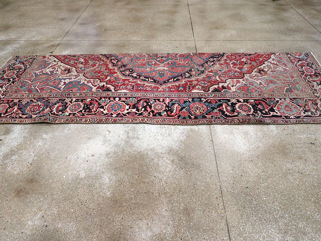 Antique Persian Heriz Rug, No.32492 - Gss