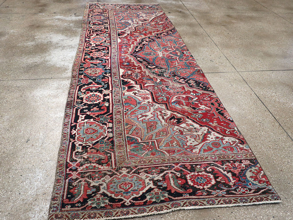 Antique Persian Heriz Rug, No.32492 - Gss