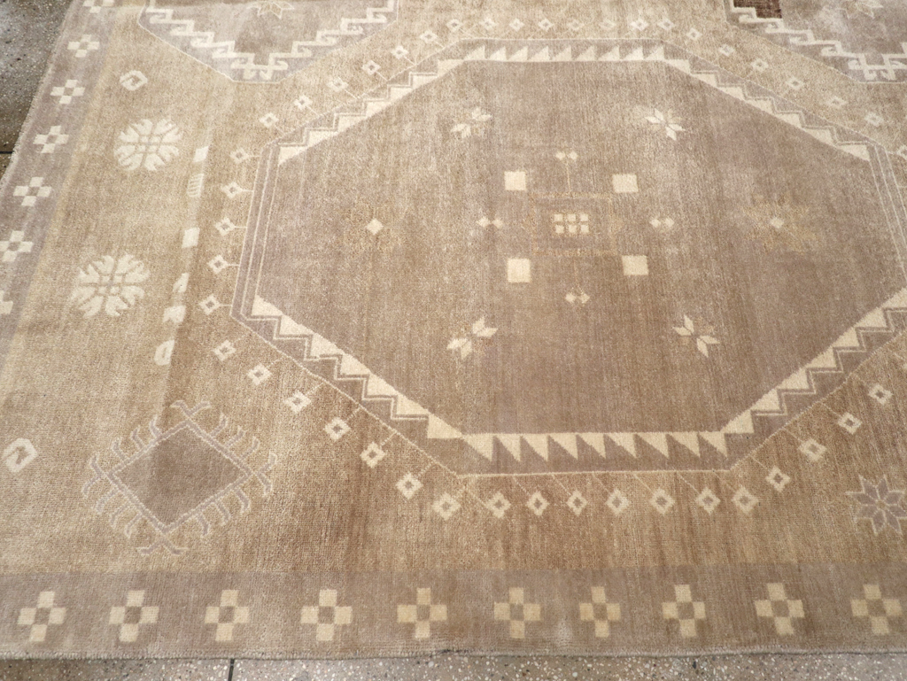 Modern Turkish Anatolian Room Size Carpet, No.32517 - Gss