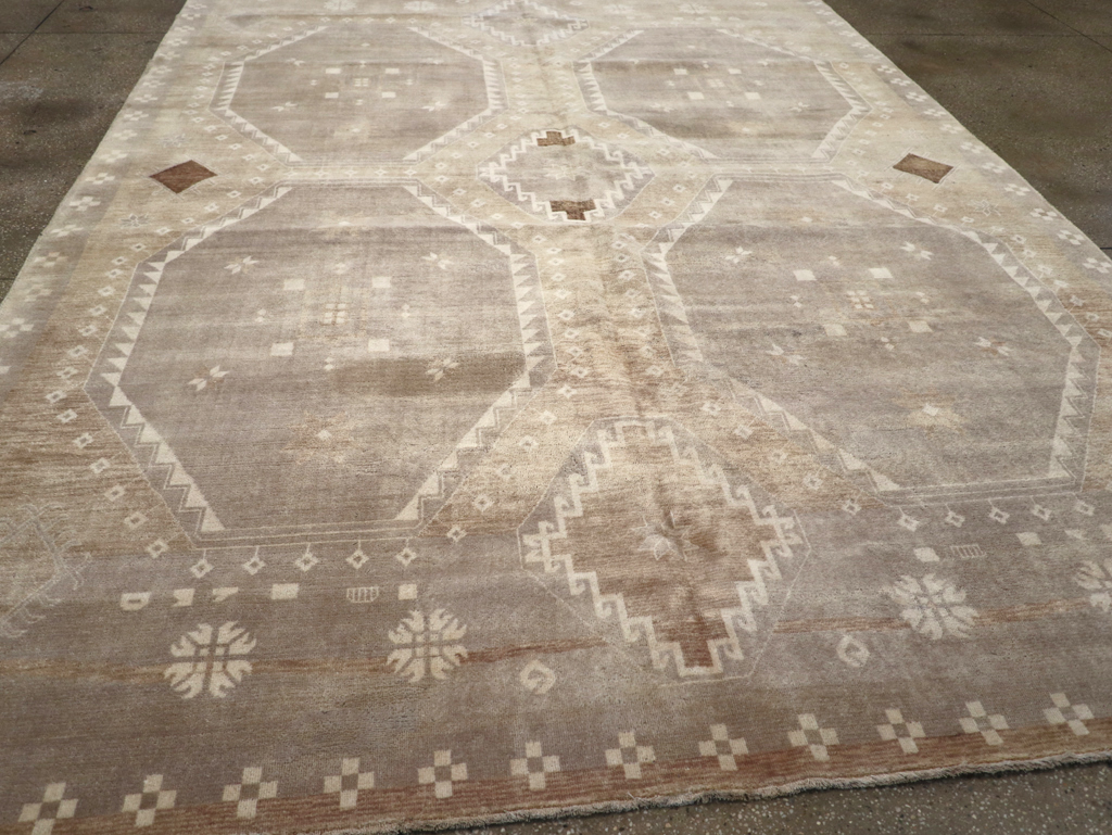 Modern Turkish Anatolian Room Size Carpet, No.32517 - Gss