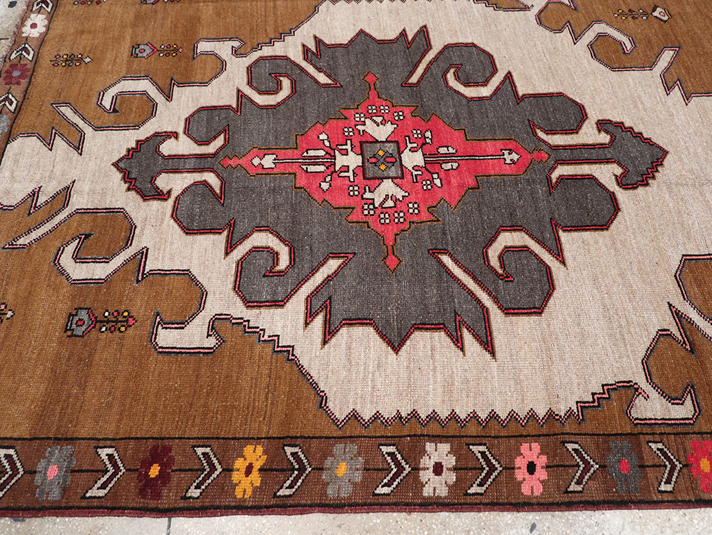 Vintage Turkish Anatolian Room Size Carpet, No.32587 - Gss