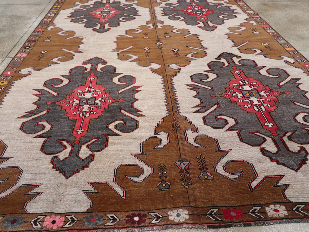 Vintage Turkish Anatolian Room Size Carpet, No.32587 - Gss