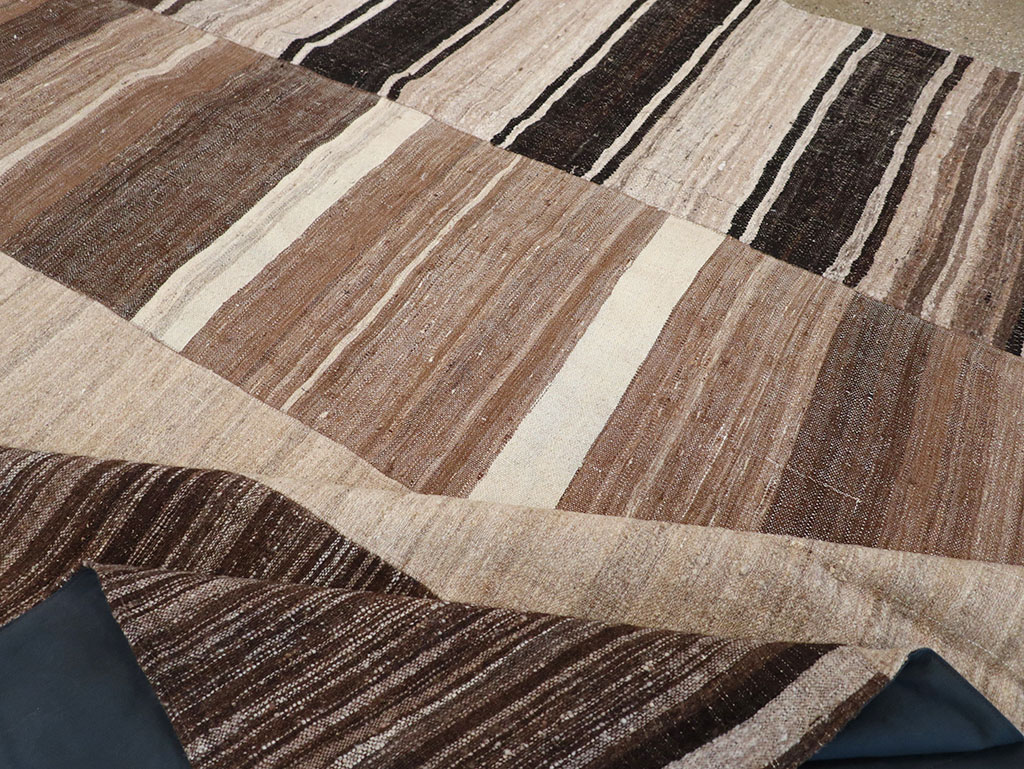 Vintage Persian Flatweave Kilim Room Size Carpet, No.32591 - Gss