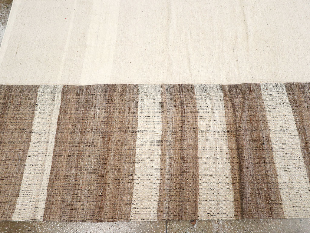 Vintage Persian Flatweave Kilim Room Size Carpet, No.32594 - Gss