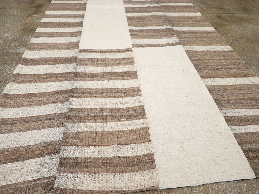 Vintage Persian Flatweave Kilim Room Size Carpet, No.32594 - Gss