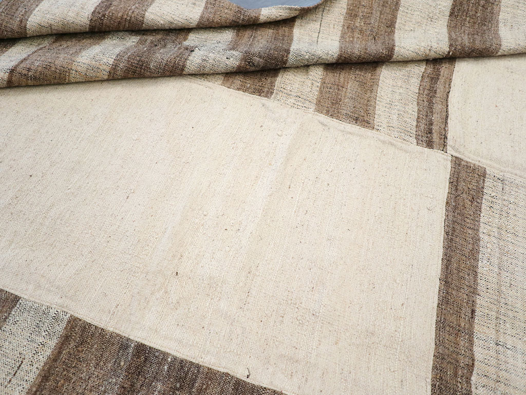 Vintage Persian Flatweave Kilim Room Size Carpet, No.32594 - Gss