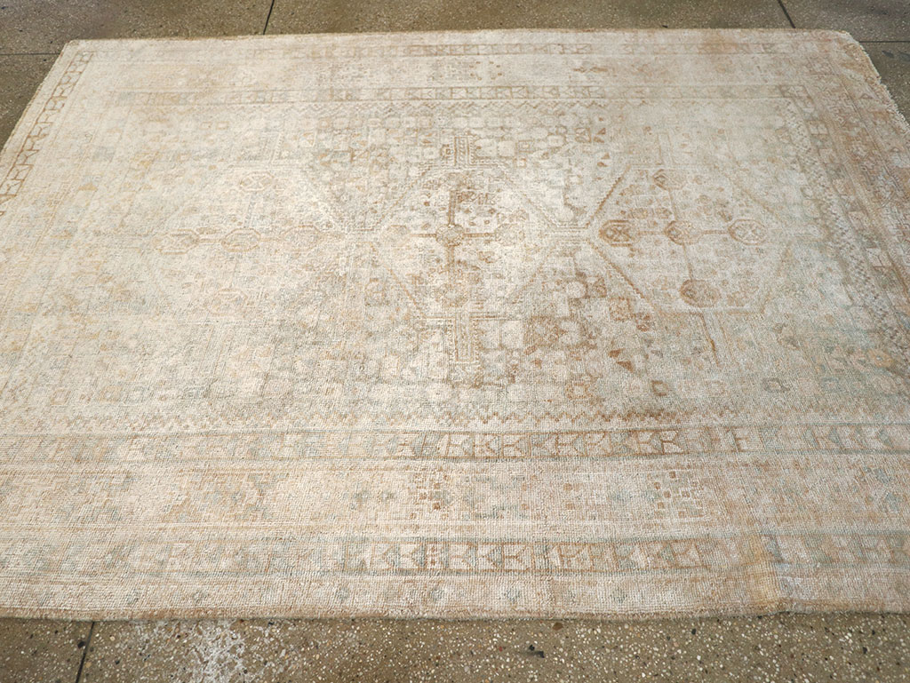 Vintage Persian Shiraz Accent Rug, No.32598 - Gss