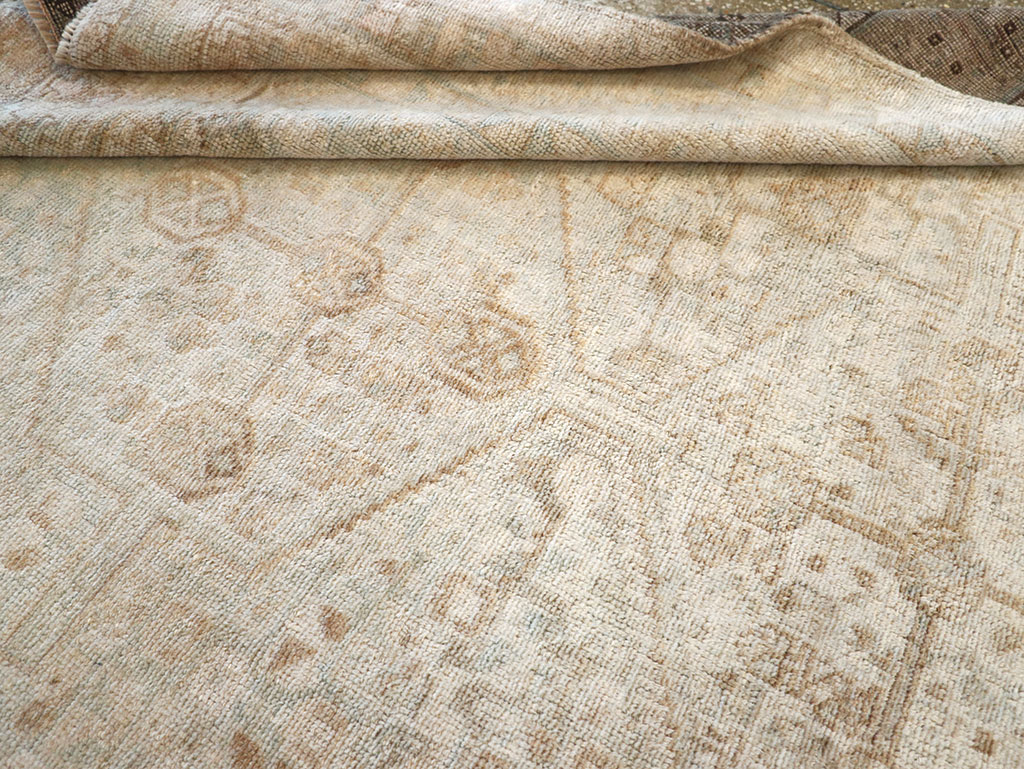 Vintage Persian Shiraz Accent Rug, No.32598 - Gss