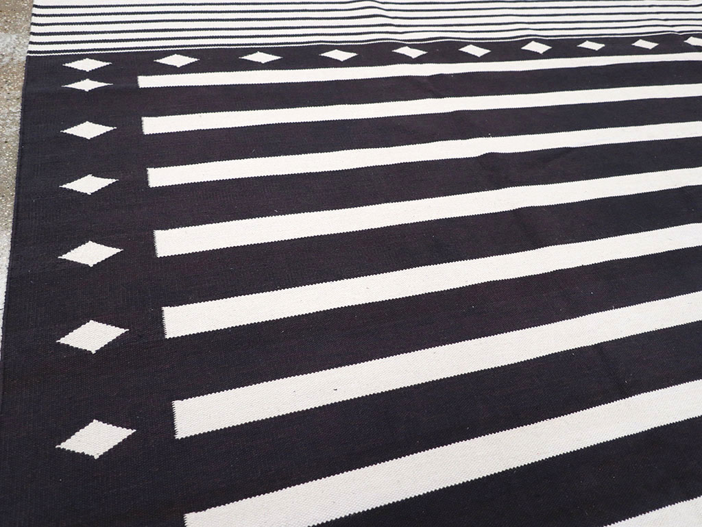 Modern Indian Flatweave Dhurrie Room Size Carpet, No.32613 - Gss