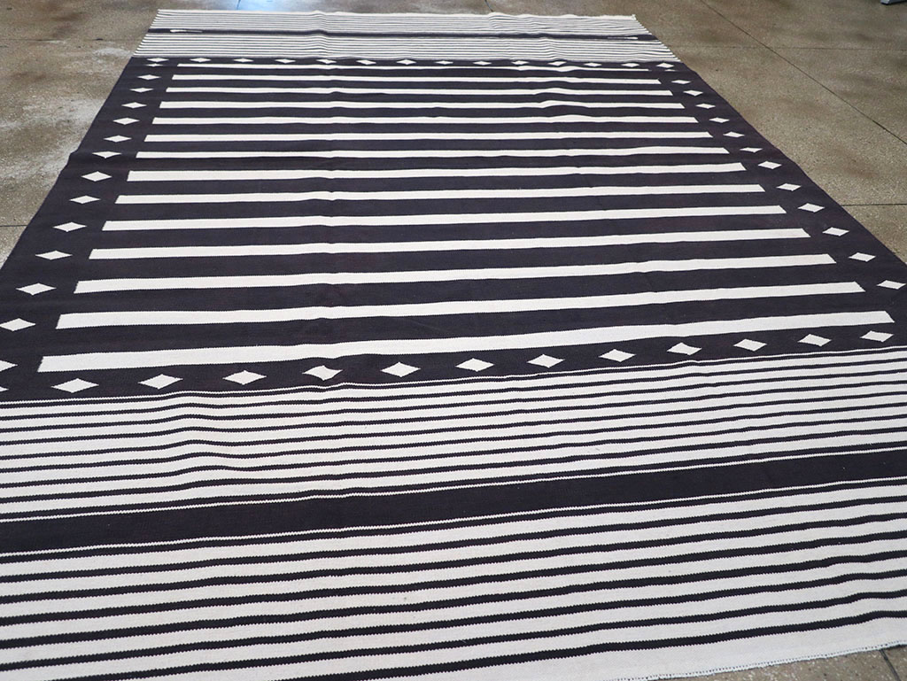 Modern Indian Flatweave Dhurrie Room Size Carpet, No.32613 - Gss