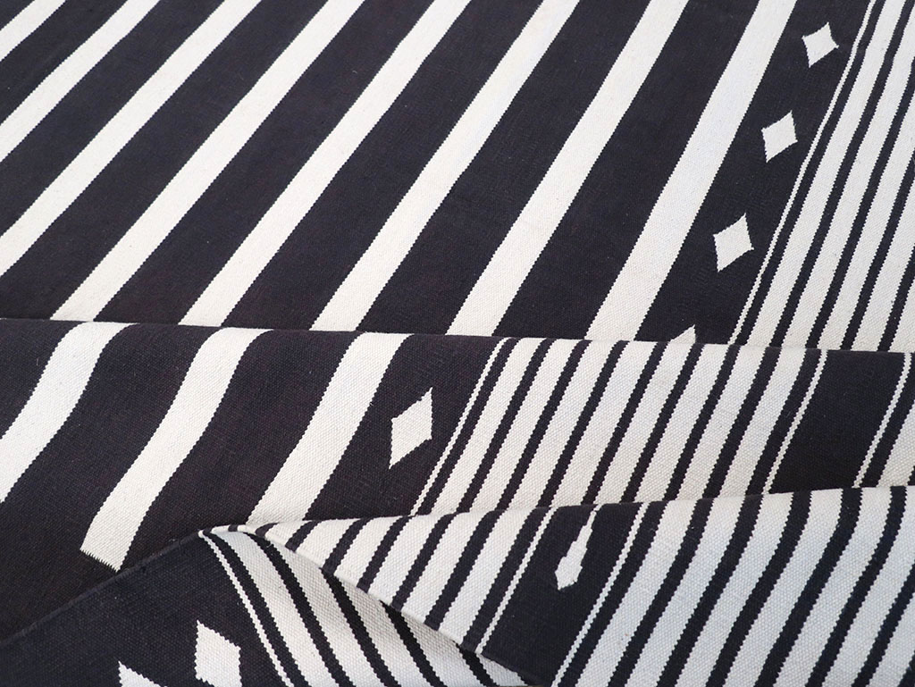 Modern Indian Flatweave Dhurrie Room Size Carpet, No.32613 - Gss