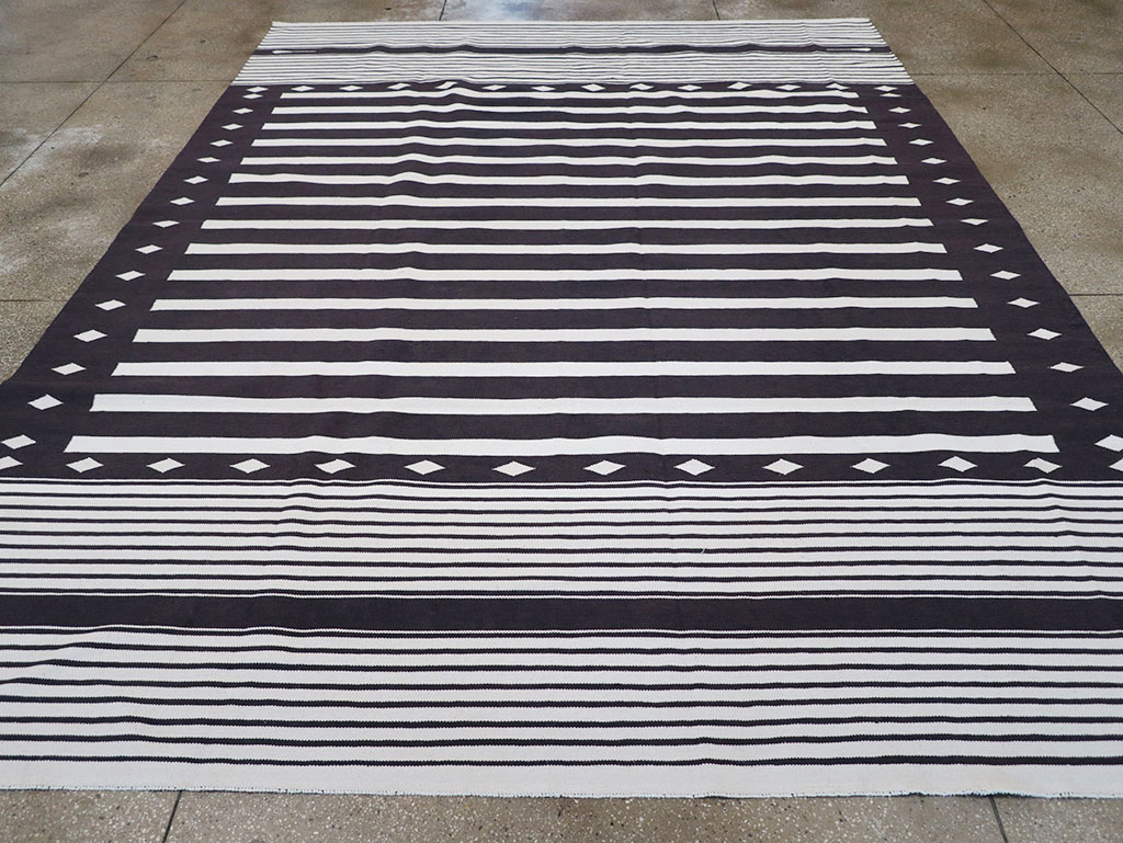 Modern Indian Flatweave Dhurrie Room Size Carpet, No.32616 - Gss