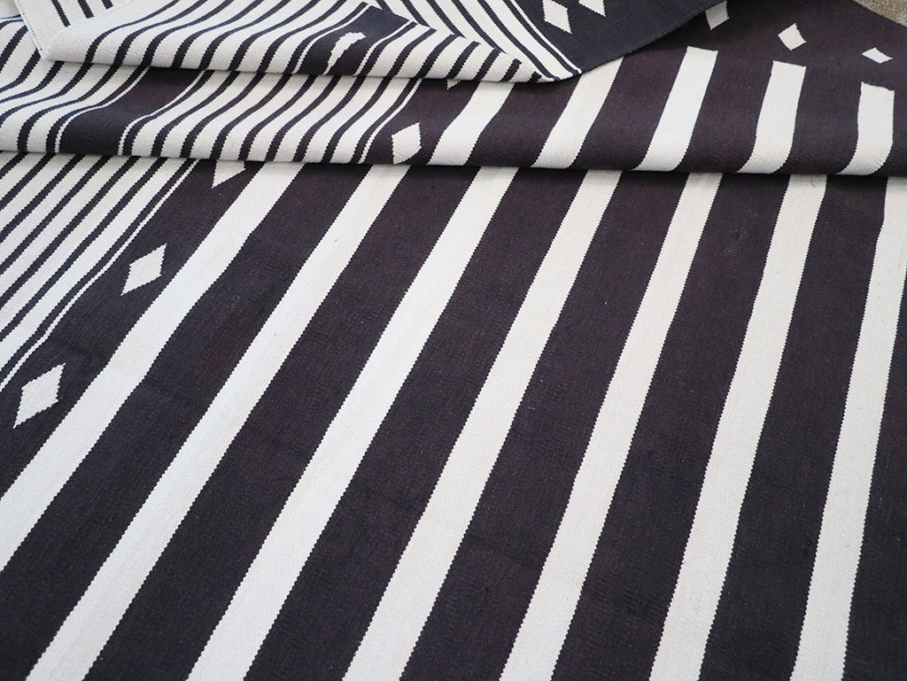 Modern Indian Flatweave Dhurrie Room Size Carpet, No.32616 - Gss