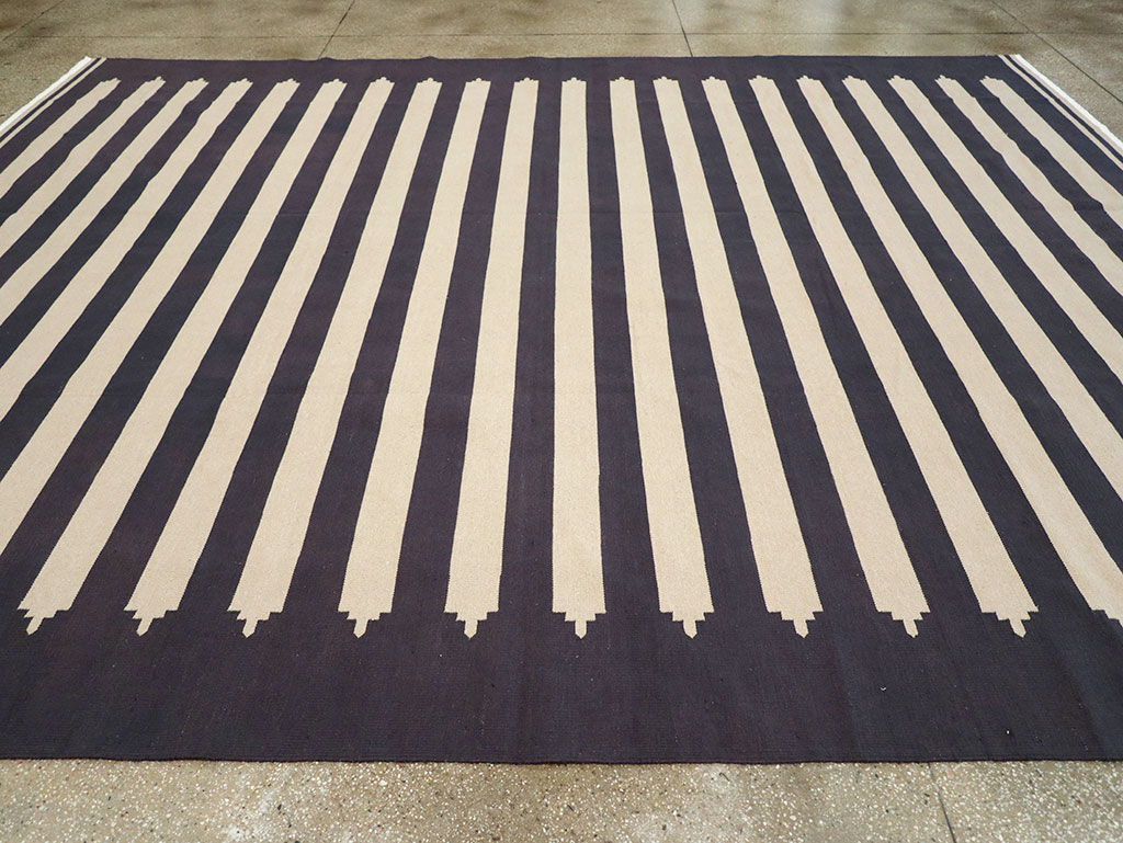 Modern Indian Flatweave Dhurrie Room Size Carpet, No.32624 - Gss