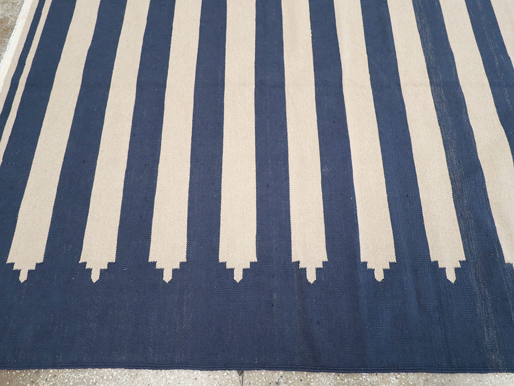 Modern Indian Cotton Dhurrie Room Size Carpet, No.32631 - Gss