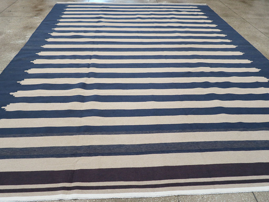 Modern Indian Cotton Dhurrie Room Size Carpet, No.32631 - Gss