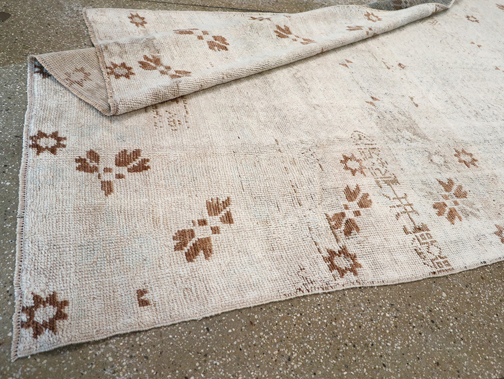 Vintage Turkish Anatolian Wide Gallery Runner, No.32663 - Gss