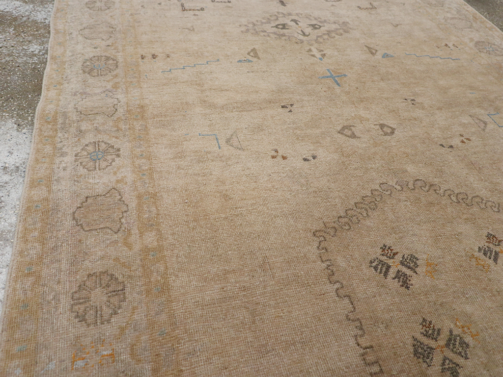 Vintage Persian Veece Accent Carpet, No.32904 - Gss