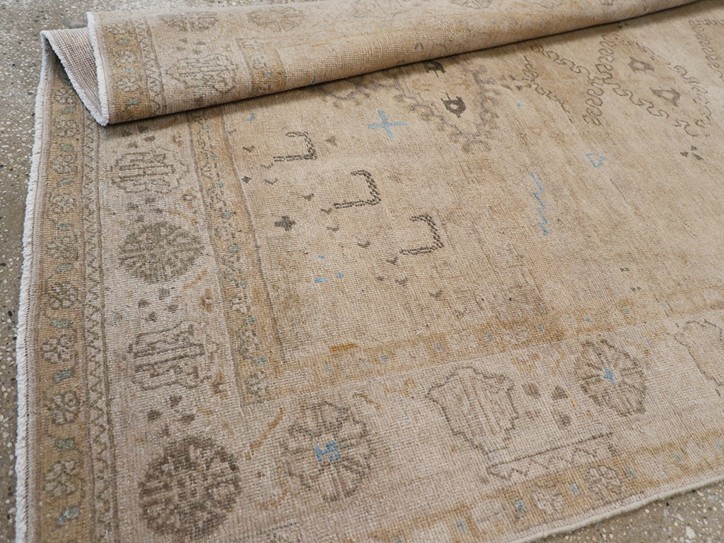 Vintage Persian Veece Accent Carpet, No.32904 - Gss