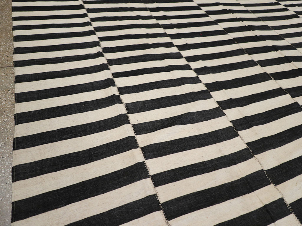 Modern Persian Flatweave Kilim Large Room Size Carpet, No.32917 - Gss