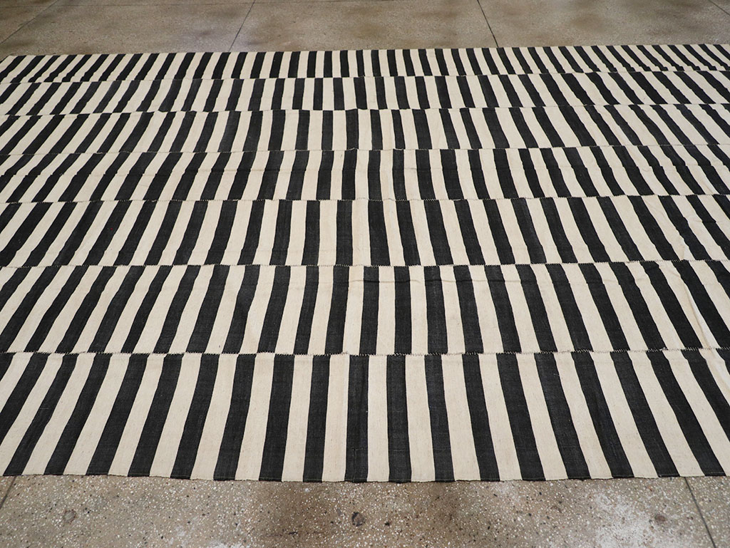 Modern Persian Flatweave Kilim Large Room Size Carpet, No.32917 - Gss