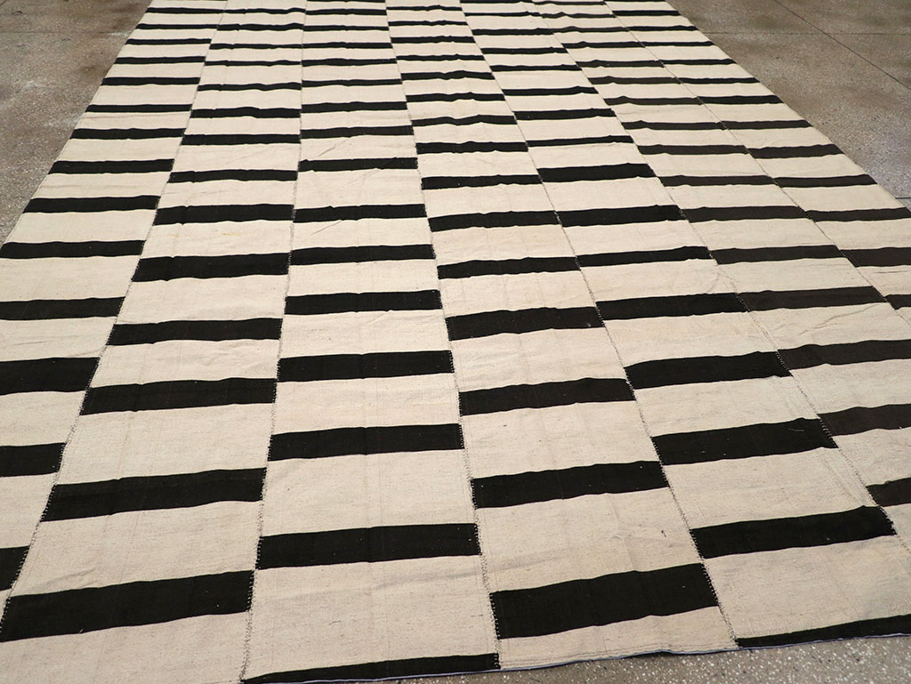 Modern Persian Flatweave Kilim Room Size Carpet, No.32922 - Gss